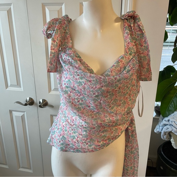 Lovers + friends floral top - Picture 4 of 8